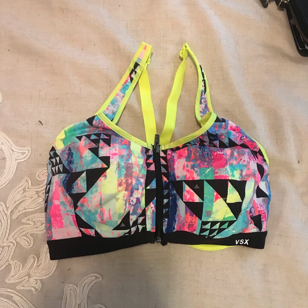 Victoria’s Secret Sports Bra 34D